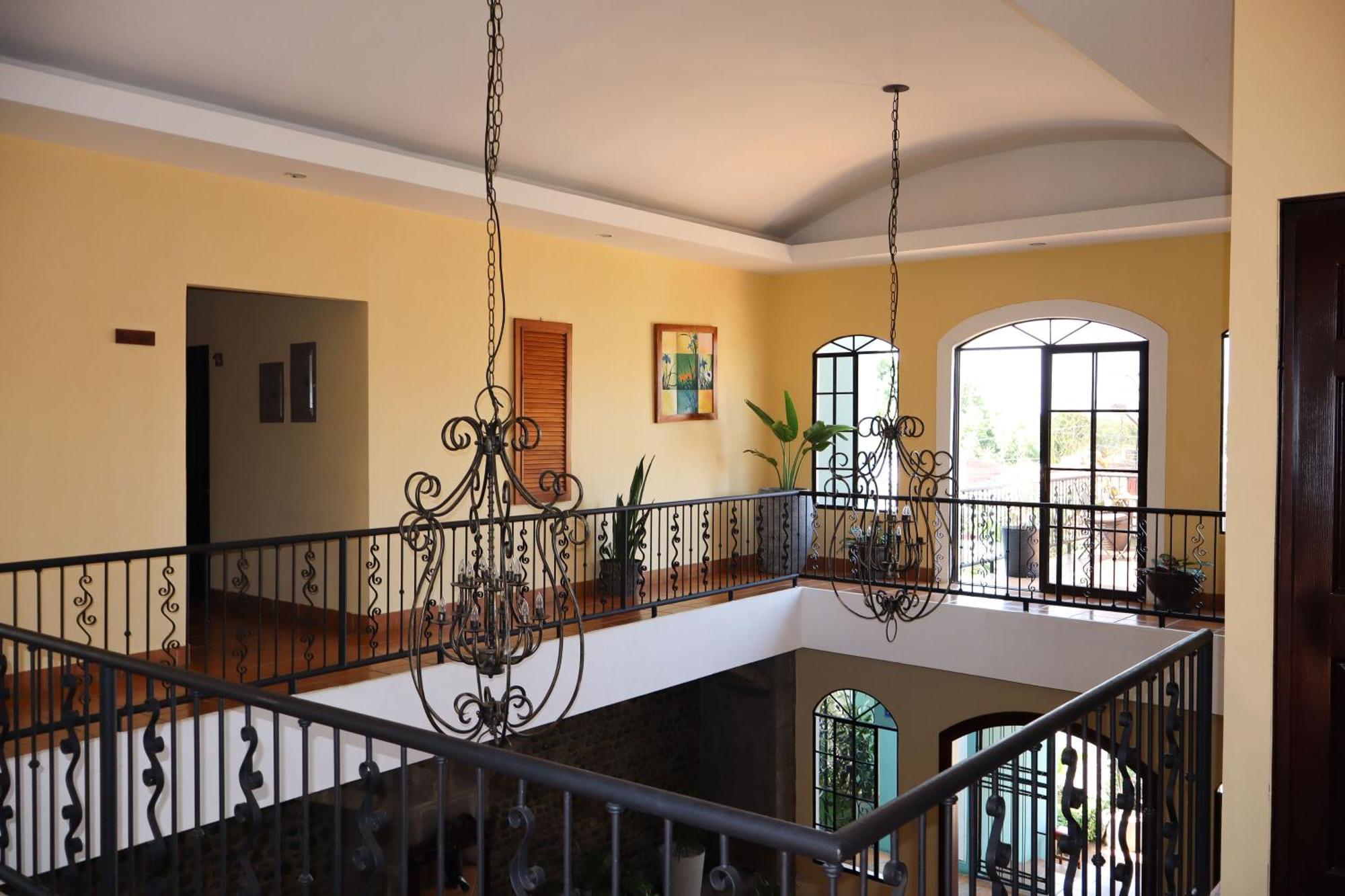 Hotel Leon Inn ภายนอก รูปภาพ